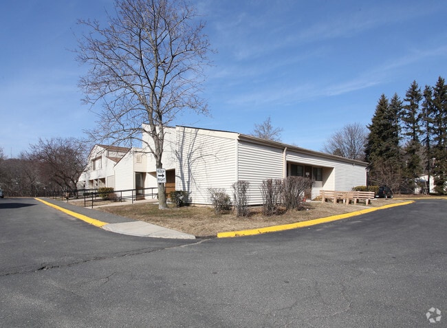 Primary Photo - Orchard Crossing