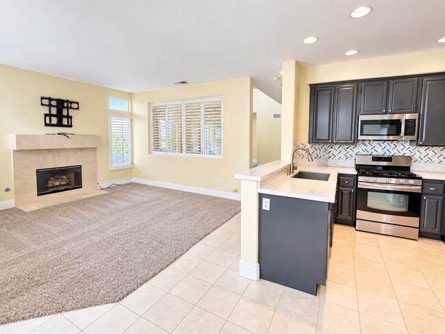 Building Photo - 935 S Flintridge Way