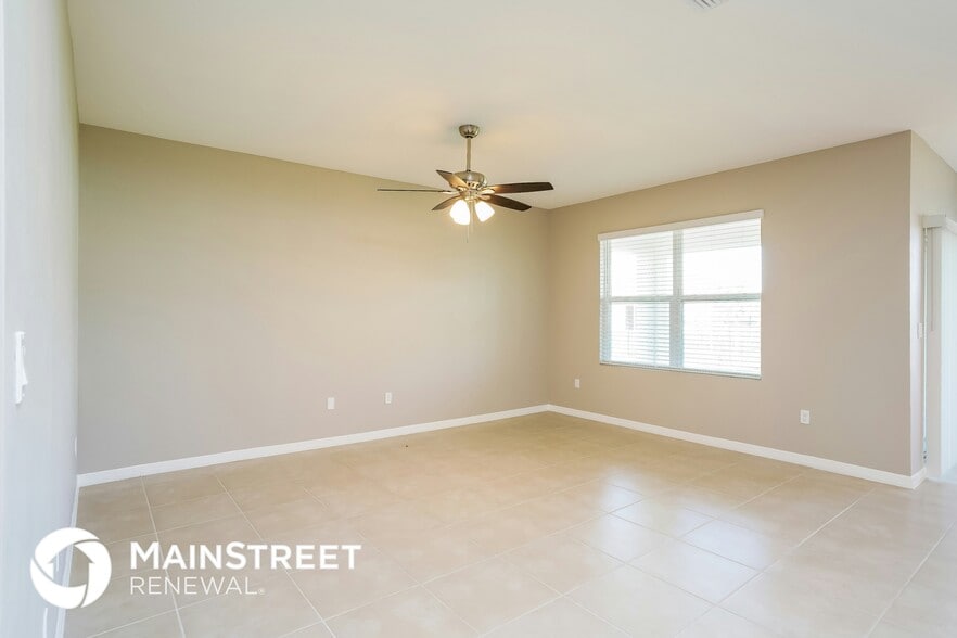 Building Photo - 1822 NE 4th Pl