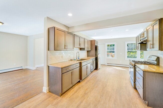 Building Photo - 133 Fiske St