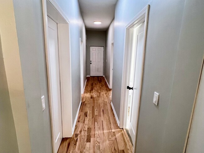 Building Photo - 1227 S Springfield Ave