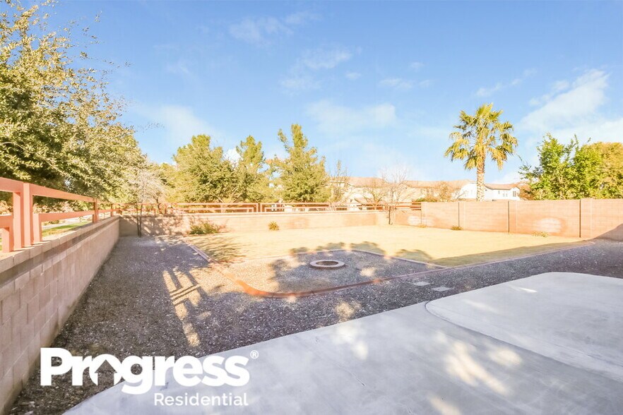 Building Photo - 18802 E Kingbird Dr