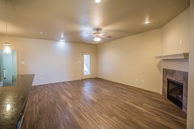 Building Photo - Pre-Leasing - Eye-Catching Home with a Bathroom in Every Bedroom!