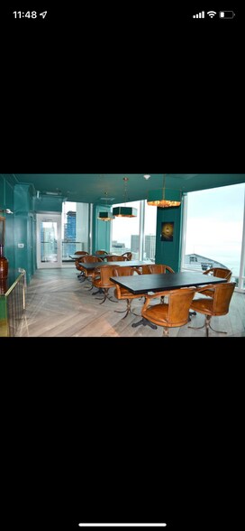 Building Photo - 425 1st
