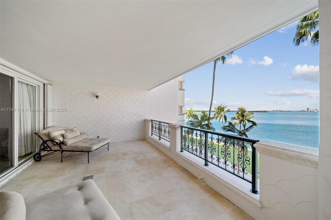 Building Photo - 5235 Fisher Island Dr