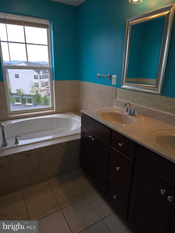 Building Photo - 5837 Bella Marie Wy