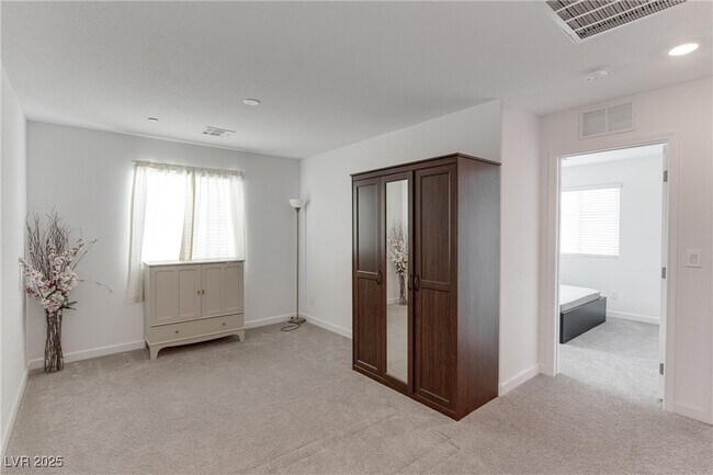 Building Photo - 683 Omaggio Pl