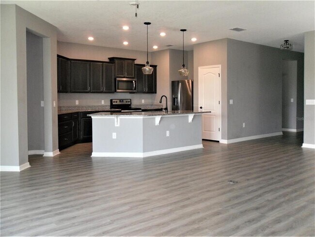 Building Photo - 10638 Laguna Plains Dr