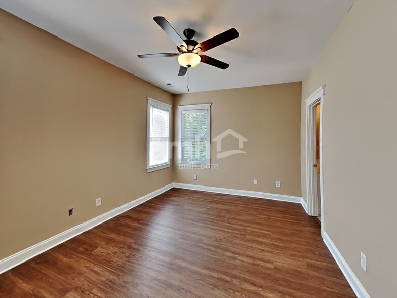 Building Photo - 528 Catawba Ave
