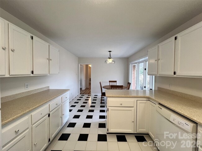 Building Photo - 149 Lytton Farm Rd