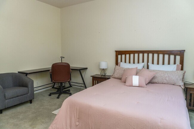 Building Photo - Move-In Ready | Fully Furnished | Serene M...