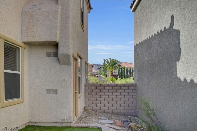 Building Photo - 12052 Hathaway Pines Dr