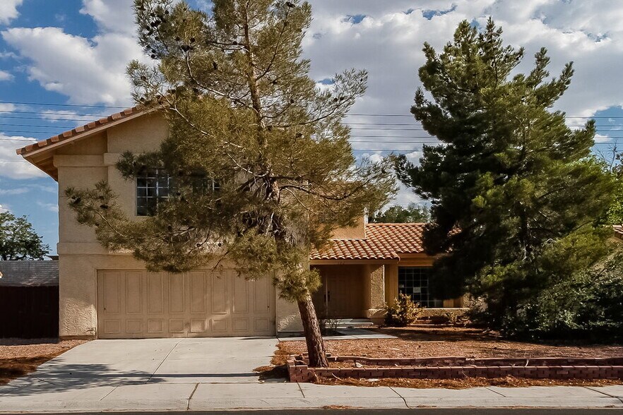 Primary Photo - 102 Montclair Dr