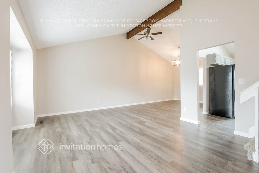 Building Photo - 18233 E Berry Dr