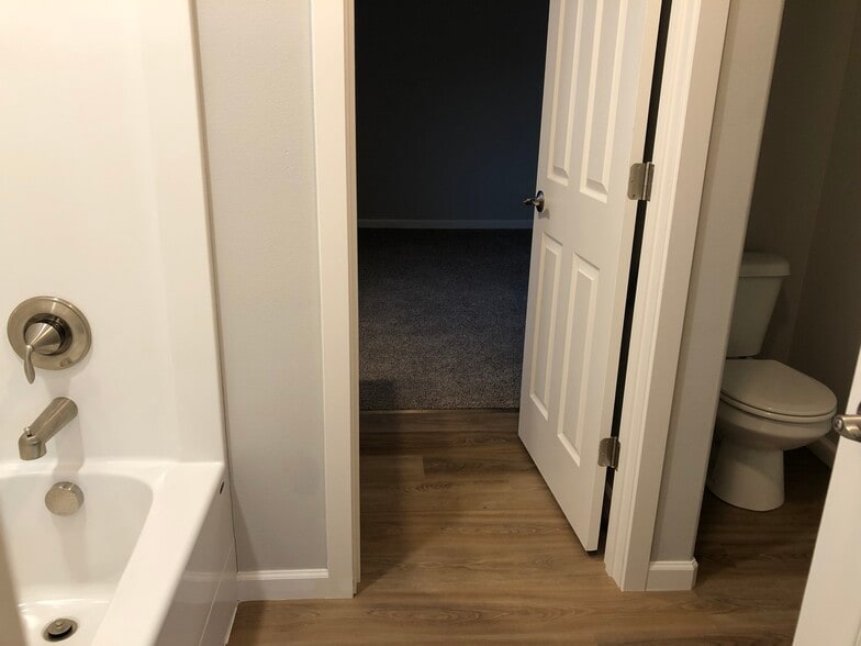 Building Photo - 1358 SW Center St