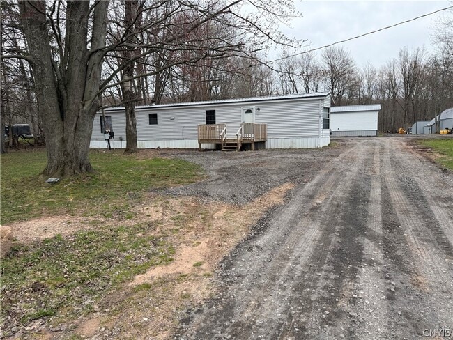 Building Photo - 15 Oswego St