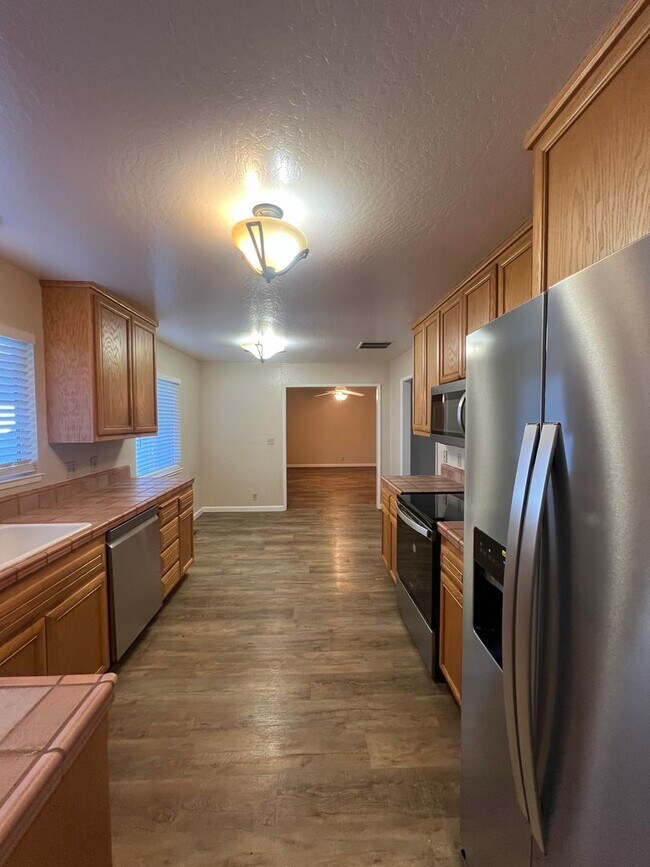 Building Photo - Rincon Valley Three Bedroom Home