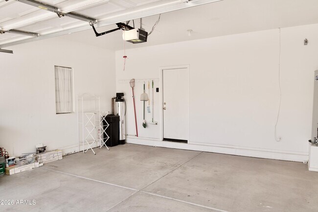 Building Photo - 6450 S Nash Way