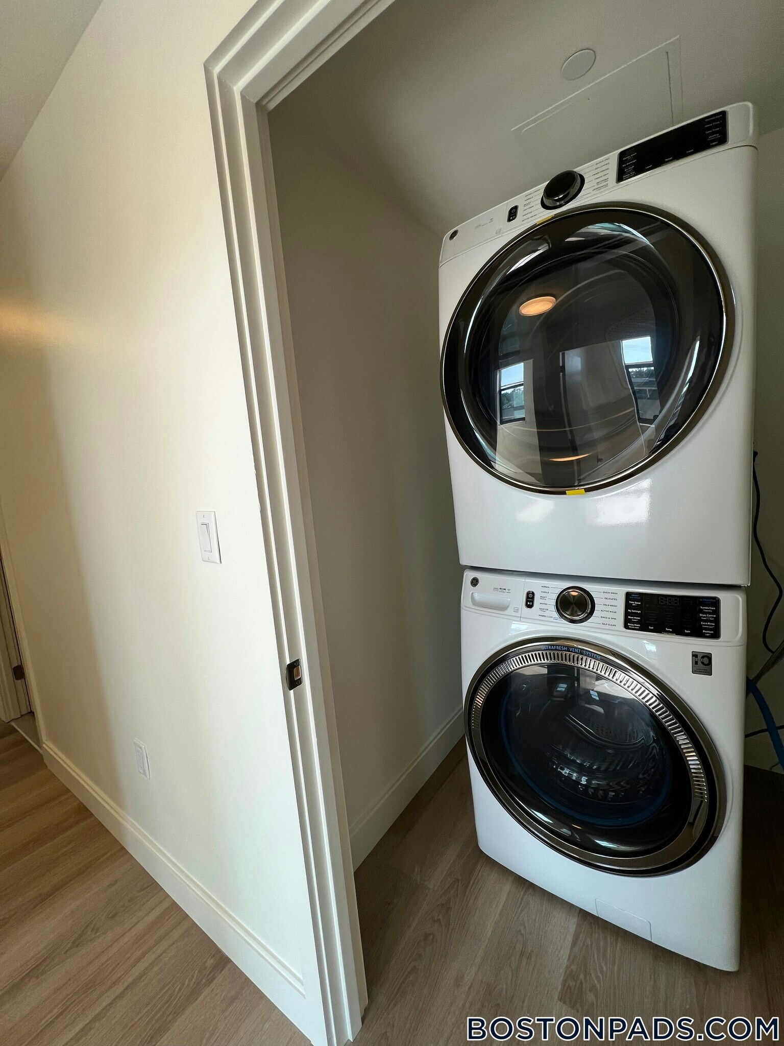 Building Photo - 1079 Commonwealth Ave