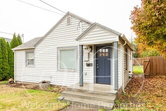 Building Photo - Newly Remodeled 1 bedroom Cottage with Bon...