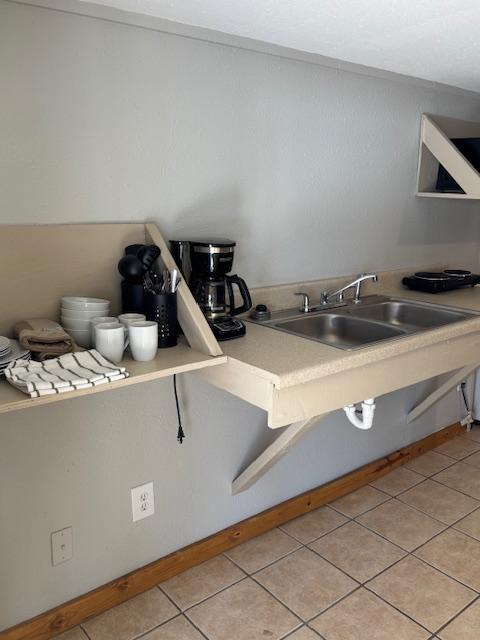 Building Photo - 339 S Whitney St