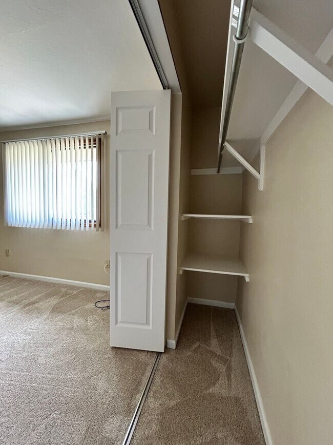 Building Photo - Recently Remodeled 2Bd/2Ba with Attached Garage in Longmont Duplex