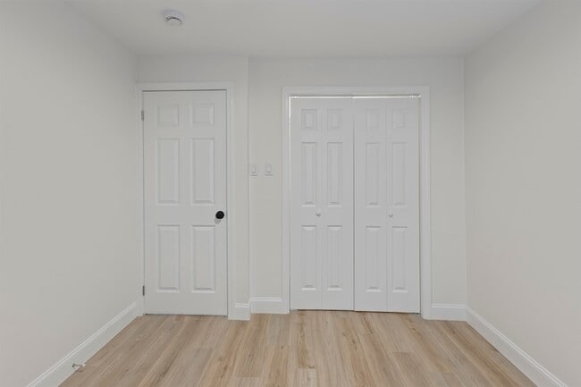 Building Photo - 676 Chestnut St