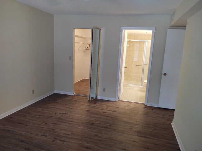 Building Photo - 2512 SE Anchorage Cove