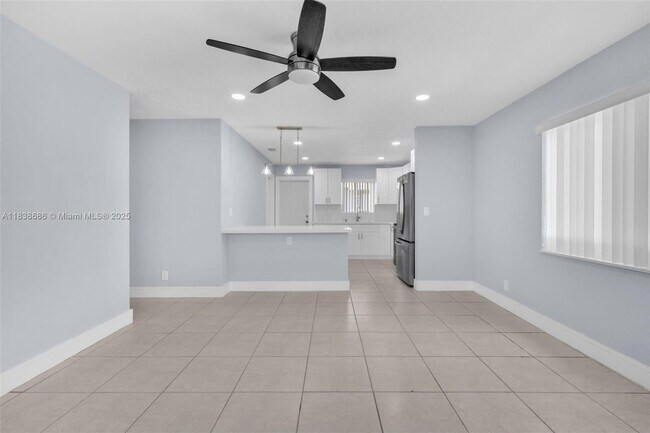 Building Photo - 357 Phippen Waiters Rd
