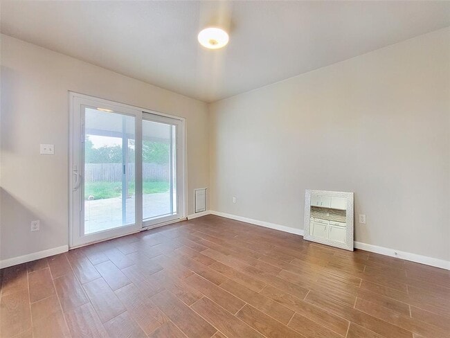 Building Photo - 110 Hays Forest Cove