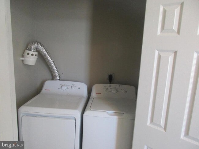 Building Photo - 3406 Belair Rd