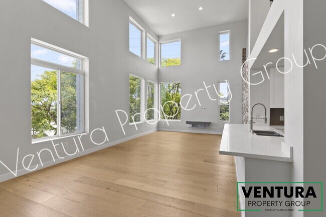 Building Photo - Spacious 2-Bedroom Condo with 2 Full Baths in Oxnards Channel Island