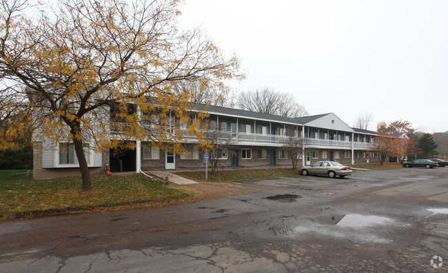 Building Photo - Quail Ridge Apartments