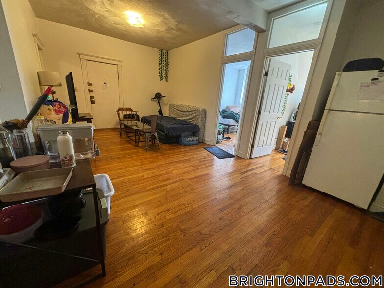 Building Photo - 17 Cummings Rd