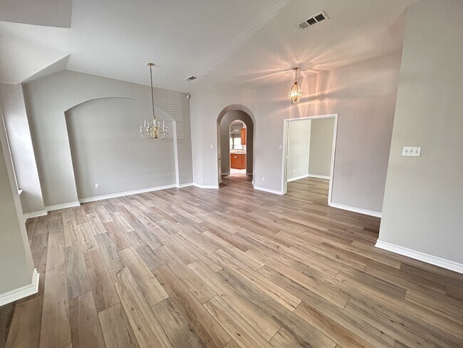 Building Photo - 6104 Oldham Dr