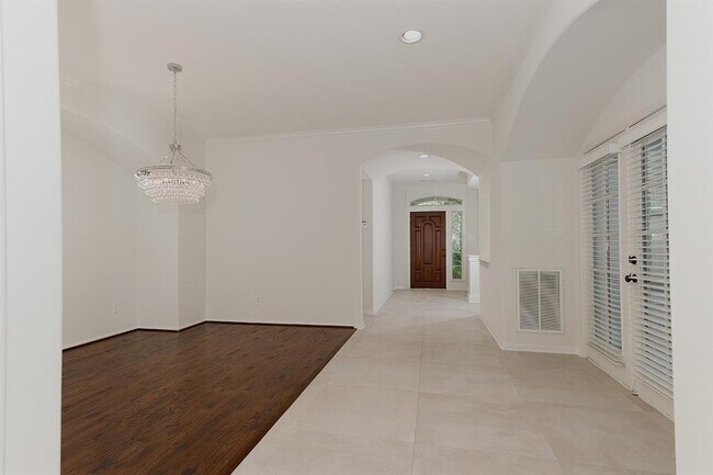Building Photo - 22 Middle Gate Pl