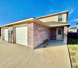 Building Photo - 818 Parkplace Ridge
