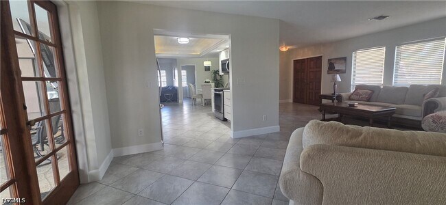 Building Photo - 534 SE 34th Terrace