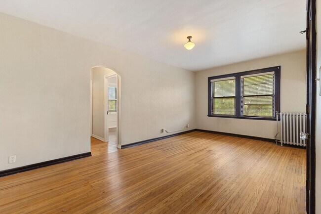 Building Photo - 5230 E Washington St