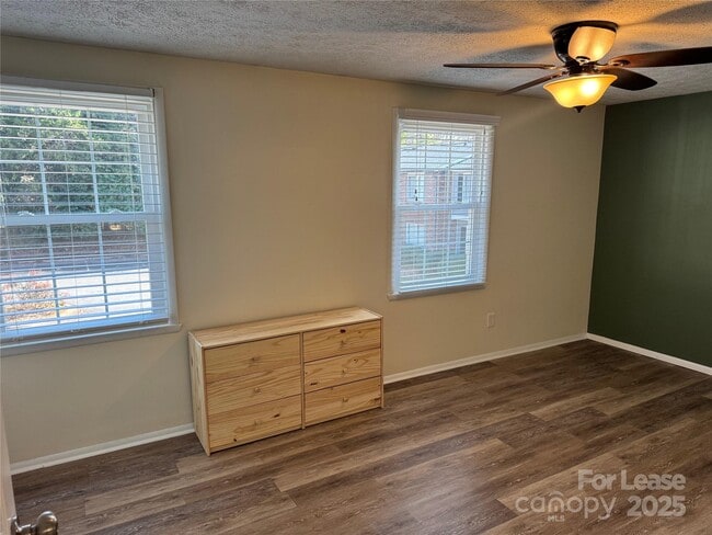 Building Photo - 1201 Scaleybark Rd