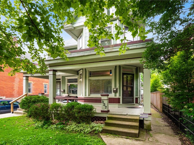 Primary Photo - 325-327 West 1st Avenue