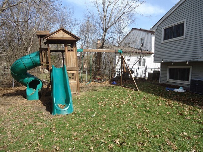 Building Photo - 924 Thornton Ln