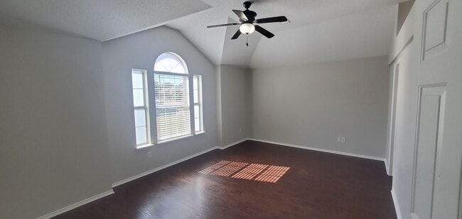 Building Photo - 132 Brookshore Dr
