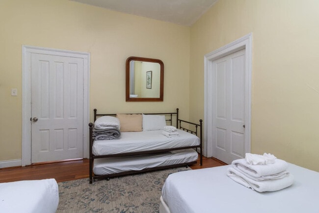 Building Photo - 737 3rd Ave