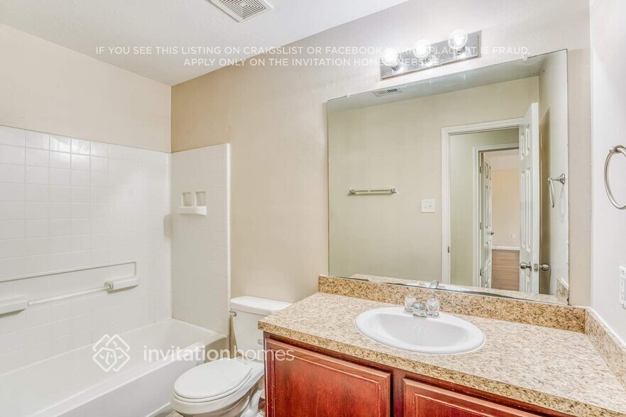 Building Photo - 12631 Mountain Daisy Rd