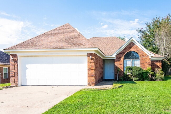 Building Photo - 10824 Ridgefield Dr