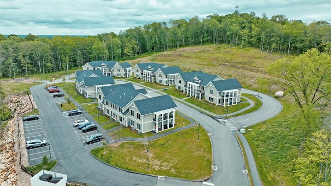 Building Photo - 502 Edgewater Cir