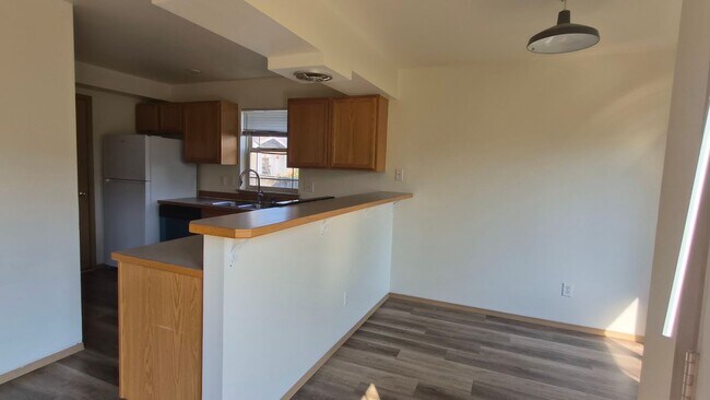 Building Photo - 3 Bed 1.5 Bath Duplex Unit - Barkley Village, Bellingham WA