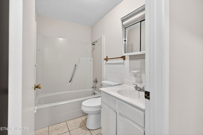 Building Photo - 1426 Mountain Ranch Rd