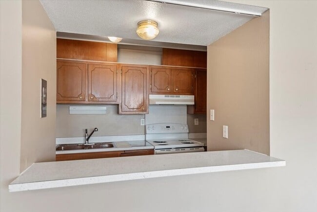 Primary Photo - 117 S Elder Ln